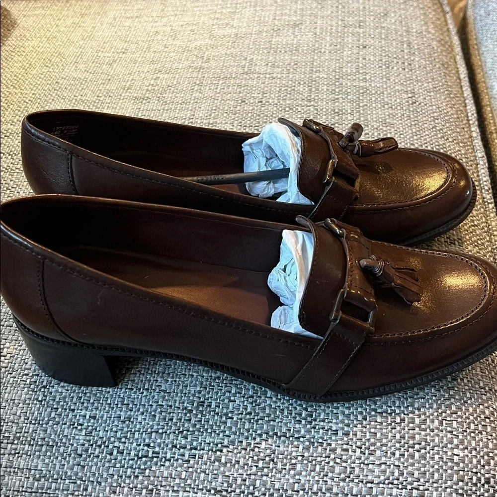 Naturalizer Women’s  Brown Leather Tassle Loafers low block heel Size 9.5 NEW